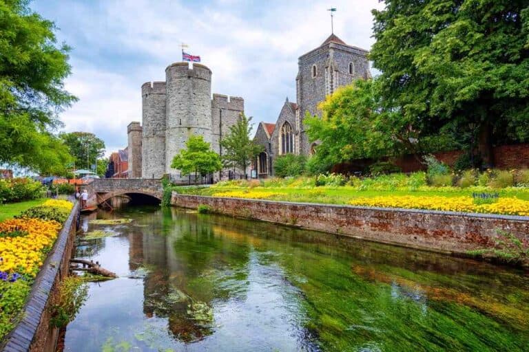 Language mini-stays for school groups in Canterbury.