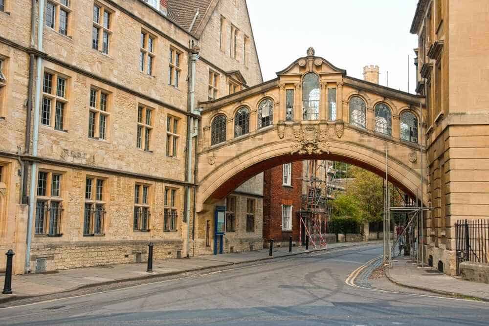 English language schools and courses in Oxford.