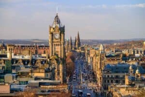 Junior summer school edinburgh with homestay accommodation.